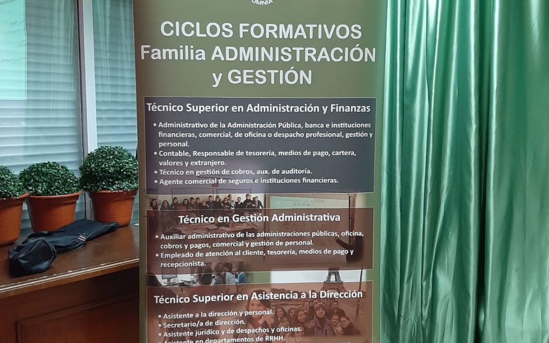 ALUMNADO DE ASISTENCIA A LA DIRECCIÓN EXPLICA SU CICLO