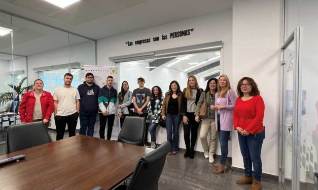 ALUMNADO DEL C.F.G.S. DE PREVENCIÓN DE RIESGOS PROFESIONALES, VISITA LA EMPRESA BIOSABOR S.A.T.