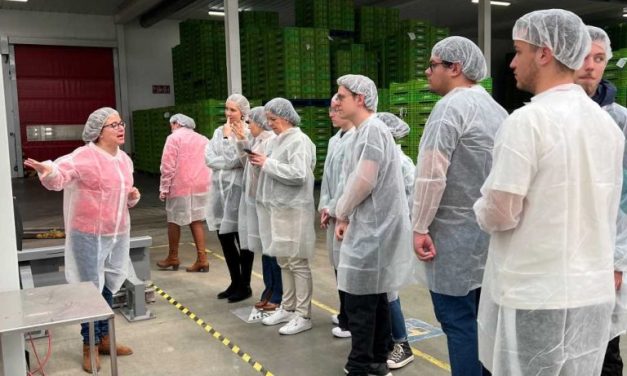 ALUMNADO DEL C.F.G.S. DE PREVENCIÓN DE RIESGOS PROFESIONALES, VISITA LA EMPRESA BIOSABOR S.A.T.